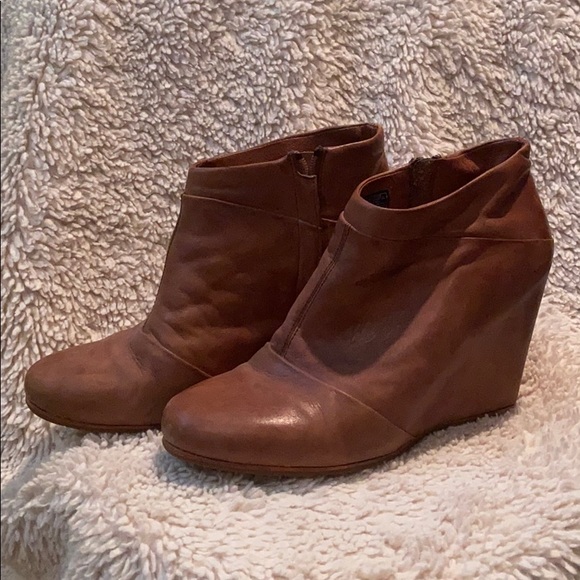 Ugg bootie - Picture 1 of 5